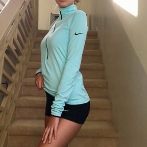 🔴 SOLD ON MERCARI 🔴NWT aqua nike pullover jacket